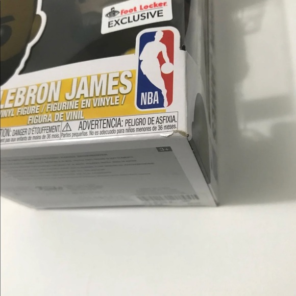 Funko Pop Lebron James Footlocker Exclusive - Picture 2 of 2
